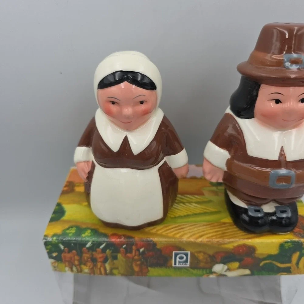 Collectible PILGRIM PAIR‎ SALT & PEPPER SHAKER PUBLIX THANKSGIVING 2003